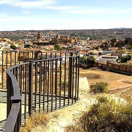 Cueva El Jaraiz Guest House กวาดิกซ์ ภายนอก รูปภาพ